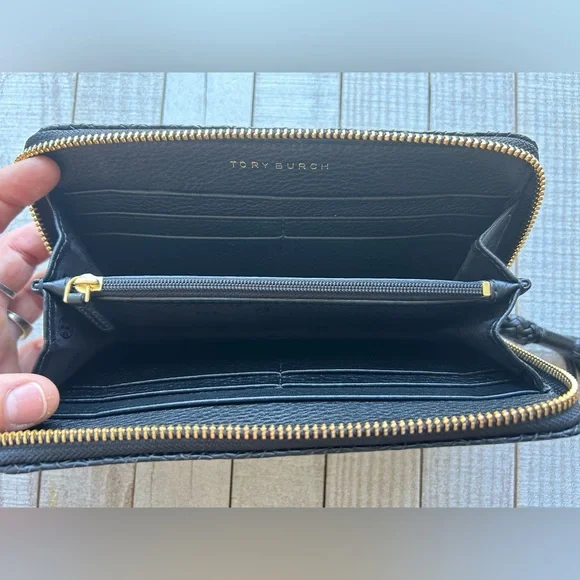 Tory Burch McGraw Wallet - Picture 10 of 10